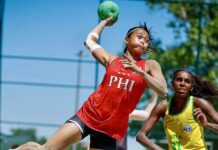 Amigas refuse quiet exit, floor another heavyweight instead