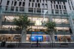 Apple posts record 3Q; shares sink on supply constraint Apple posts record 3Q; shares sink on supply constraint