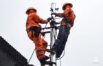 Meralco crews work around clock after Habagat Meralco crews work around clock after Habagat
